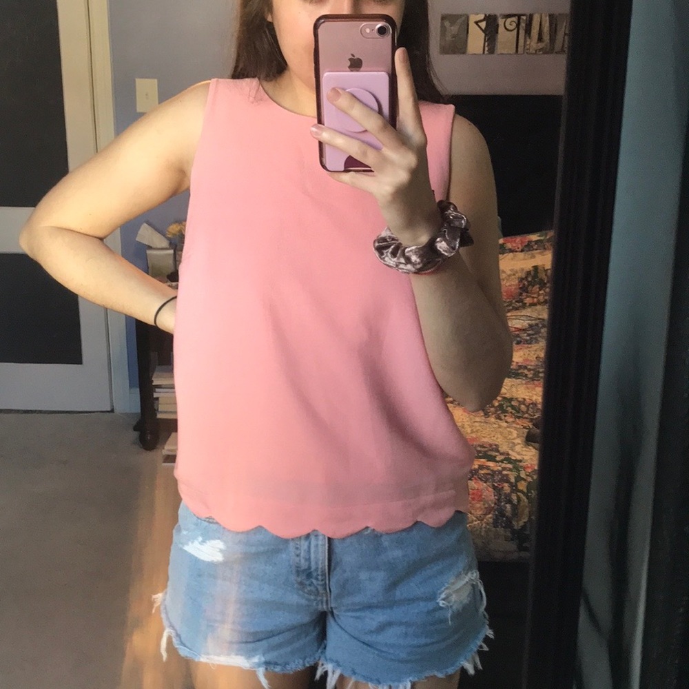 Pink scalloped tank top!
